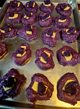 Load image into Gallery viewer, Ube Pandesal 1 Dozen